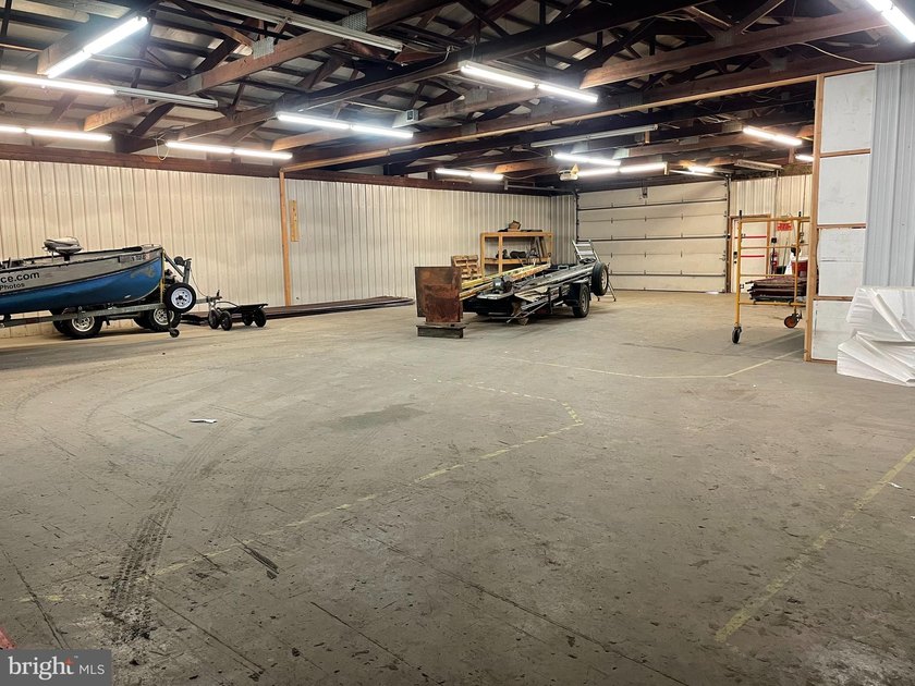 This versatile 18,000+/- square foot commercial property offers - photo 7