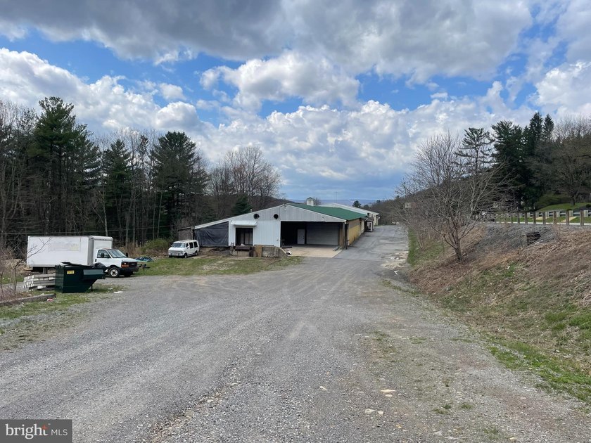 This versatile 18,000+/- square foot commercial property offers - photo 8