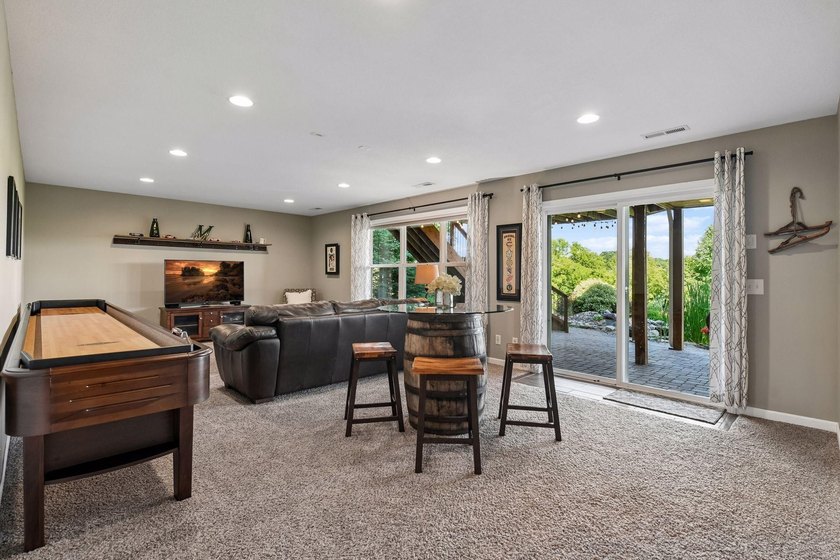 A backyard retreat unlike any other, paired with panoramic - photo 29