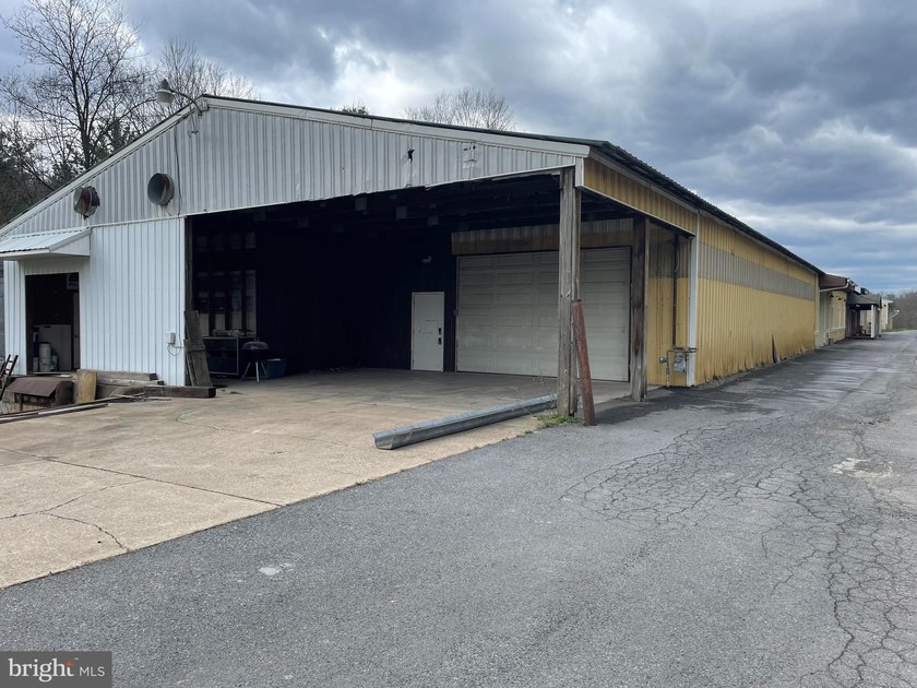 This versatile 18,000+/- square foot commercial property offers - photo 10