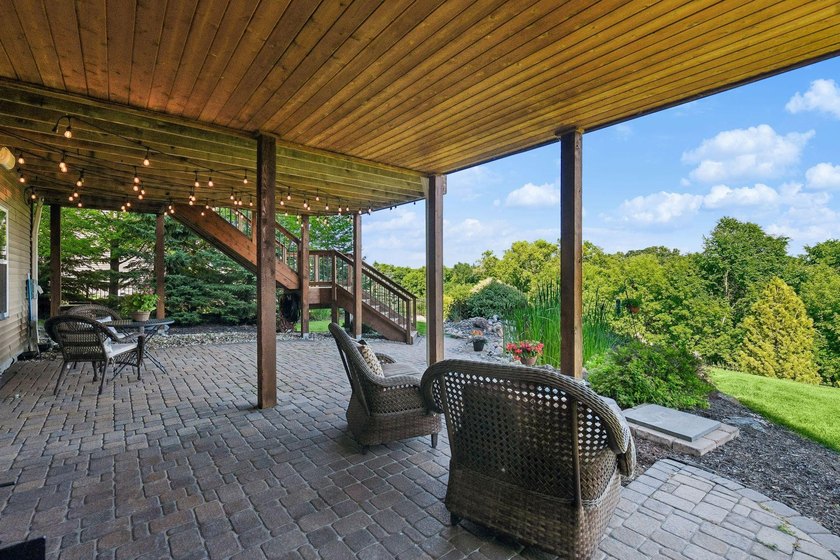 A backyard retreat unlike any other, paired with panoramic - photo 32