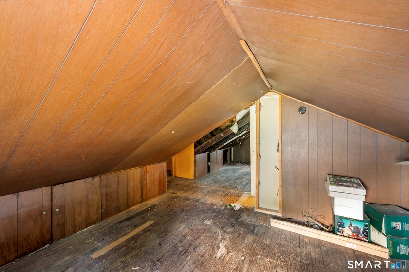Welcome to 58 Vivian Street, a well maintained Cape that offers - photo 35