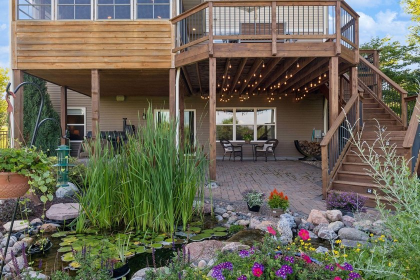A backyard retreat unlike any other, paired with panoramic - photo 36