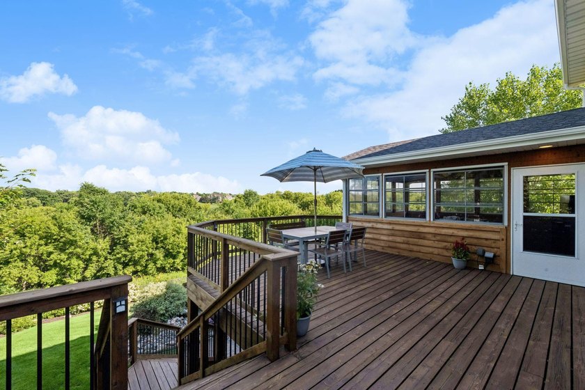 A backyard retreat unlike any other, paired with panoramic - photo 37