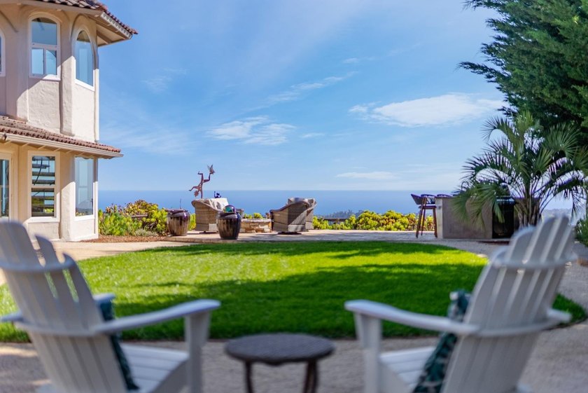 The view is the headline. Expansive. Unforgettable - photo 41