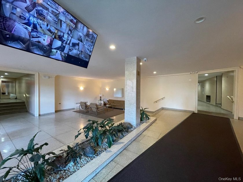 This commercial medical office condo situated right one Queens - photo 12