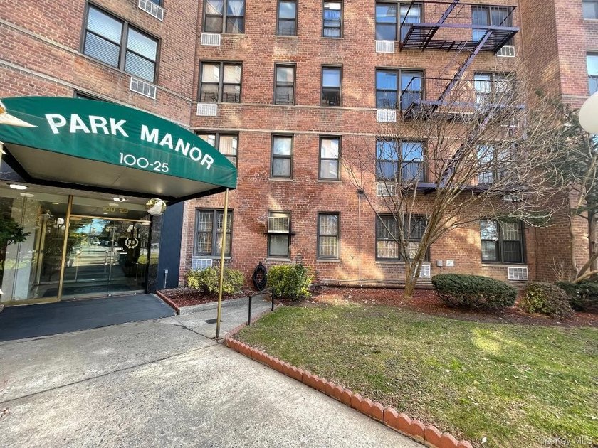 This commercial medical office condo situated right one Queens - photo 13
