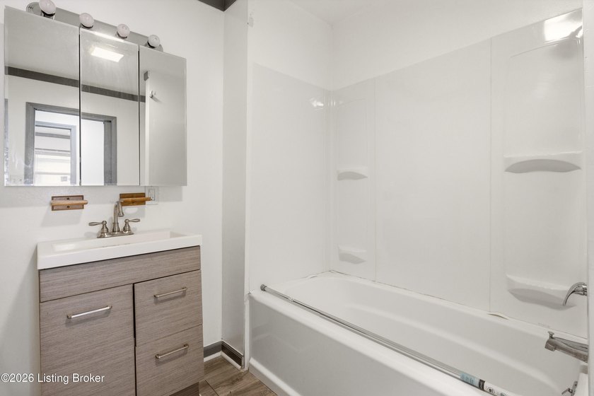 Welcome to 4002 Greenwood Ave, a beautifully updated home - photo 15