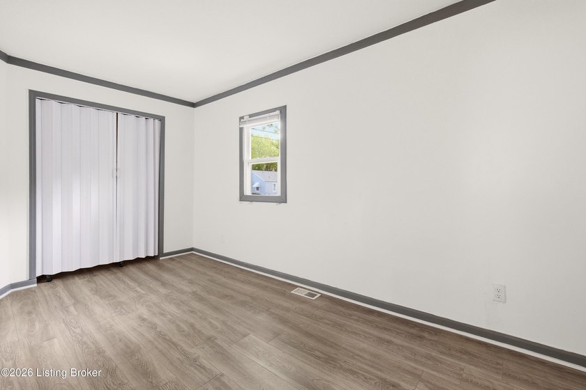 Welcome to 4002 Greenwood Ave, a beautifully updated home - photo 16