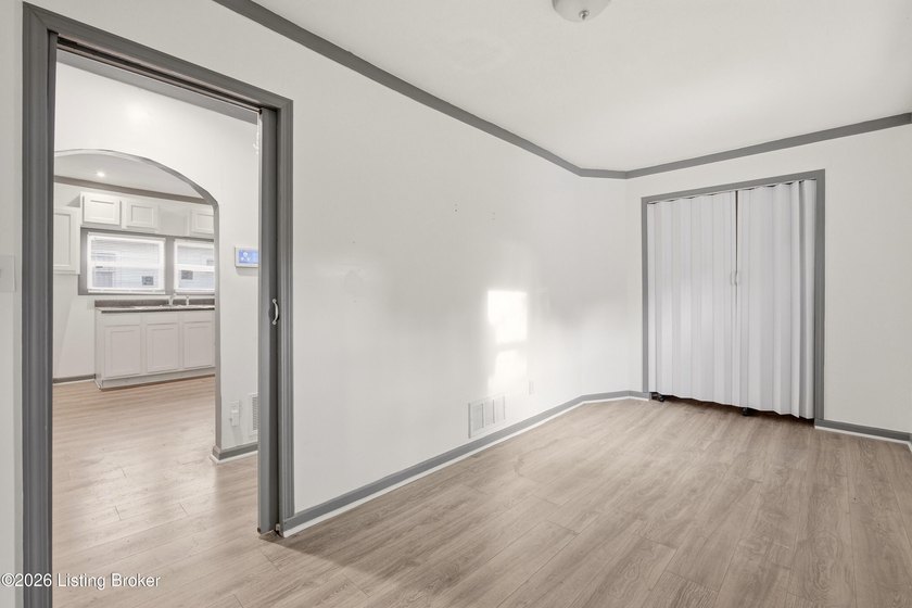 Welcome to 4002 Greenwood Ave, a beautifully updated home - photo 17