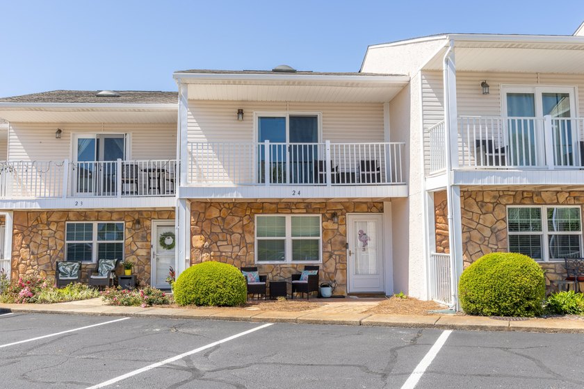 This is the lowest price townhome you'll find in Woodland Shores - photo 31