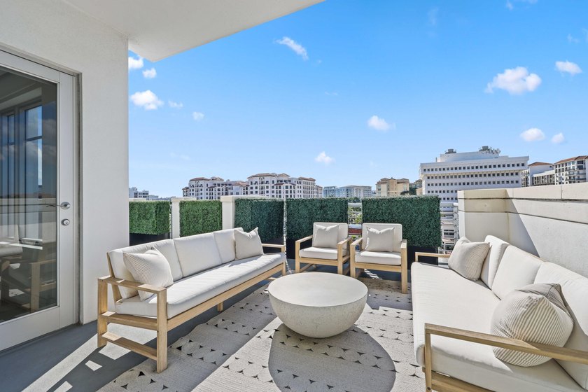 Originally designed as a 3 bedroom floorplan and thoughtfully - photo 13