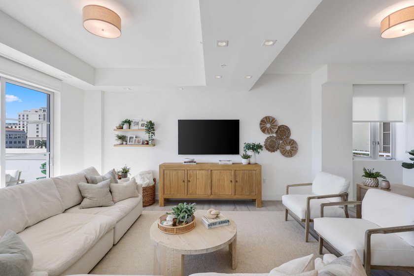 Originally designed as a 3 bedroom floorplan and thoughtfully - photo 20