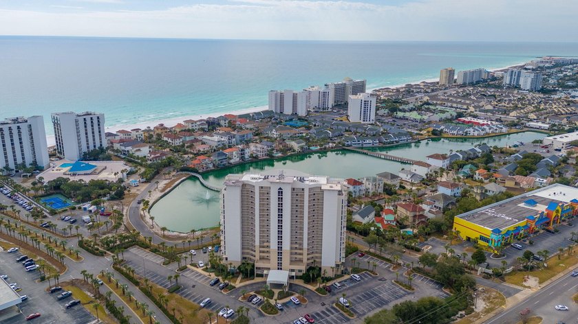 Ideally located at Pelican Beach Resort, this coastal condo - photo 25
