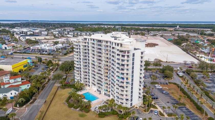 Ideally located at Pelican Beach Resort, this coastal condo - photo 33