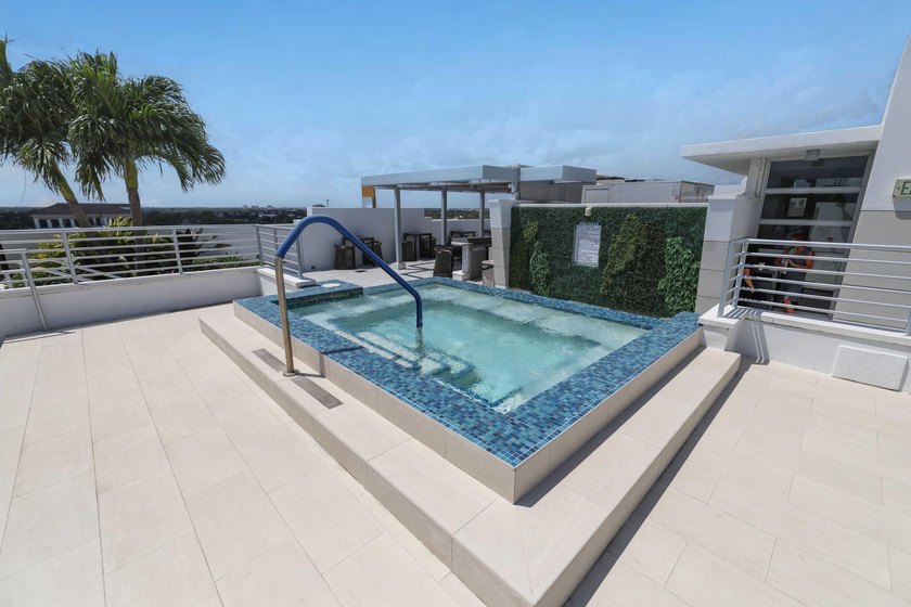 Originally designed as a 3 bedroom floorplan and thoughtfully - photo 33