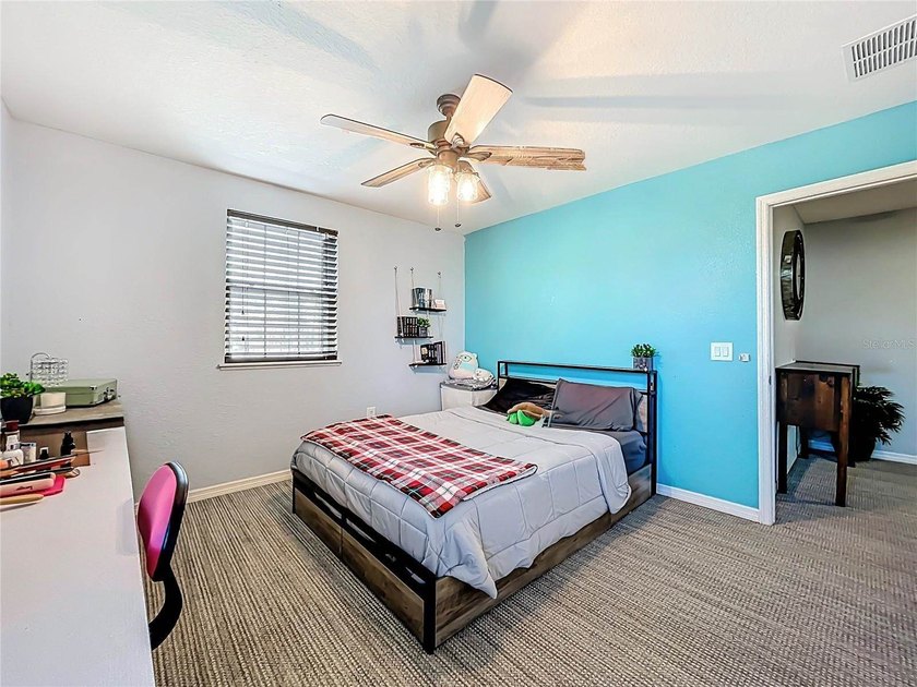 Discover over 3,200 sq.ft. of private living in the highly - photo 37