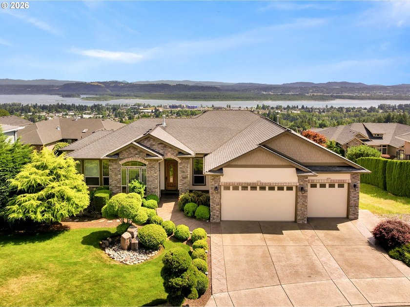Experience exceptional living in this custom daylight ranch - photo 2
