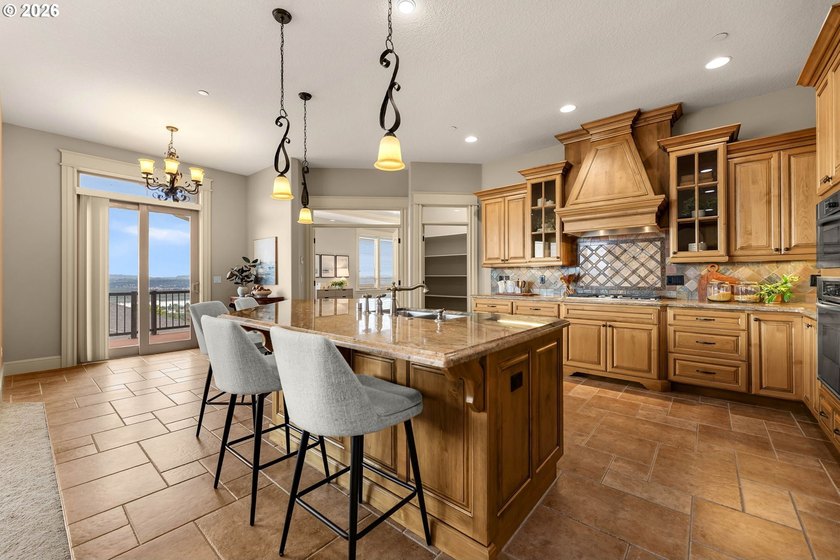 Experience exceptional living in this custom daylight ranch - photo 9