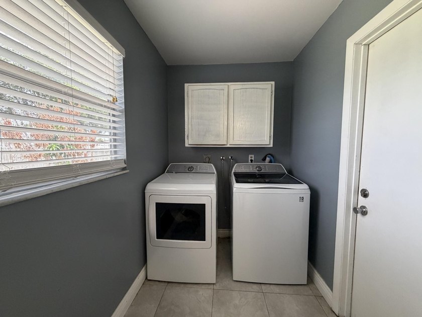 Check out this charming 2 bed, 2 bath home with many unique - photo 7