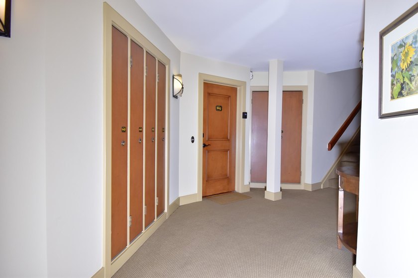 An upgraded three-bedroom, three-bath retreat in Sun Valley's - photo 24