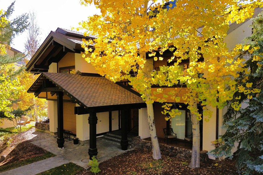 An upgraded three-bedroom, three-bath retreat in Sun Valley's - photo 32