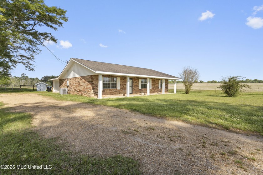 Welcome to our peaceful escape in beautiful Stone County! This - photo 5