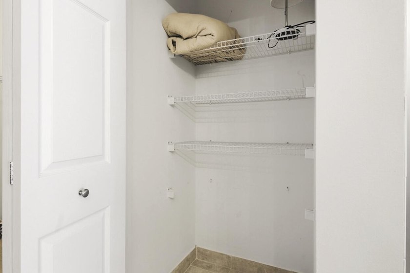 lovely upgraded kitchen &amp; baths with great sqft. This community - photo 25
