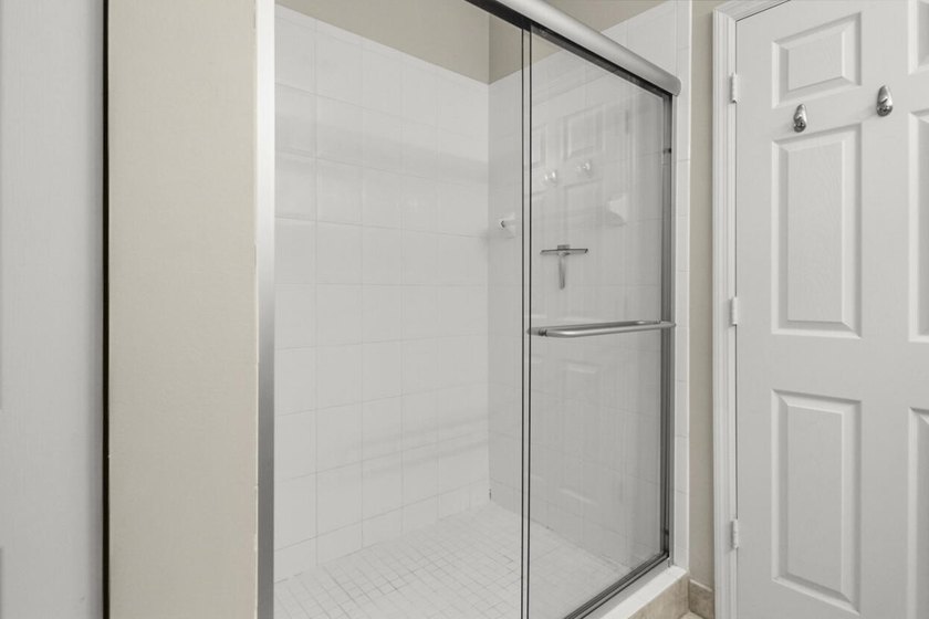 lovely upgraded kitchen &amp; baths with great sqft. This community - photo 26