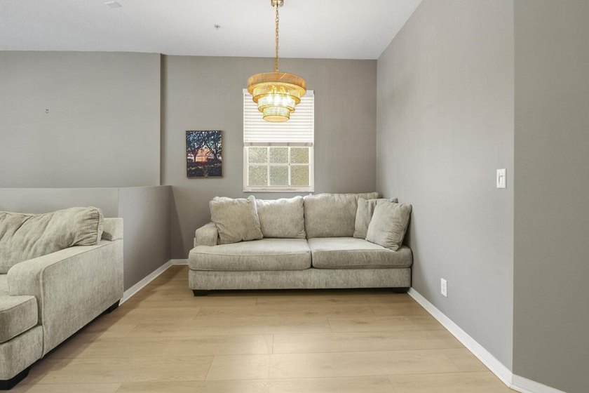 lovely upgraded kitchen &amp; baths with great sqft. This community - photo 29