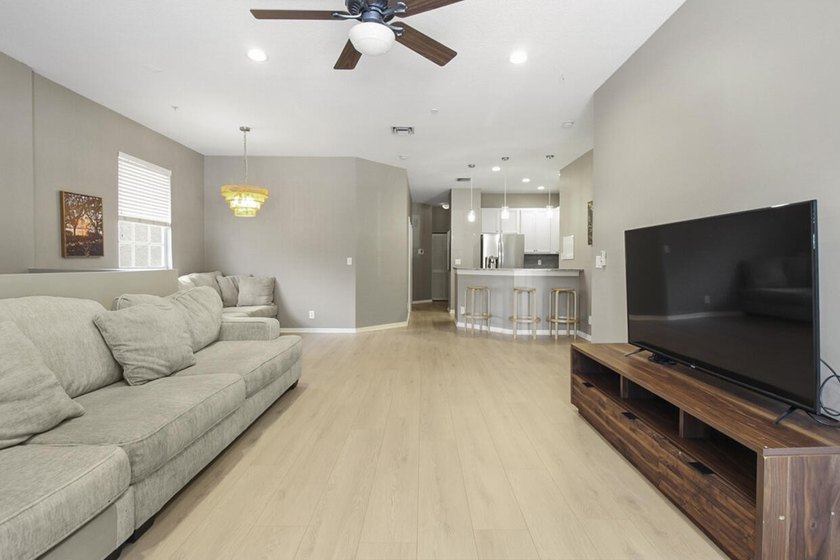 lovely upgraded kitchen &amp; baths with great sqft. This community - photo 30
