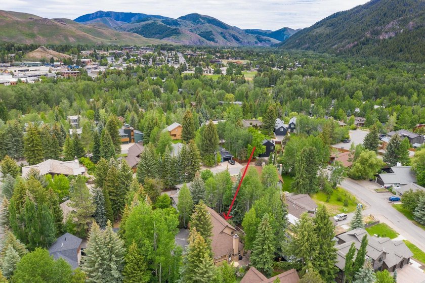 Set in one of Warm Springs' most ideal locations, this - photo 32