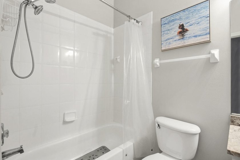 lovely upgraded kitchen &amp; baths with great sqft. This community - photo 38