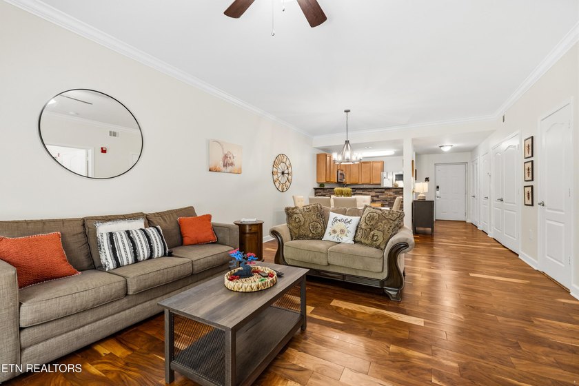 Darling 1 bedroom unit with easy access on first floor. Roomy - photo 5