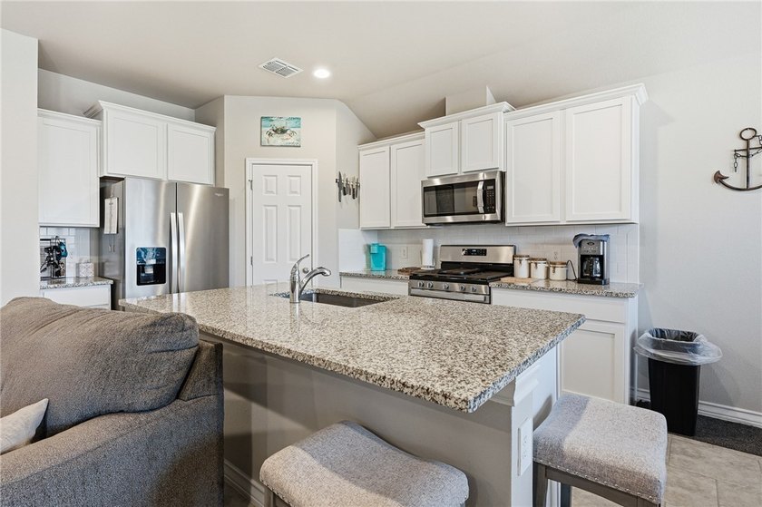 Charming 3-bed, 2-bath brick/rock home in the desirable Kokomo - photo 12
