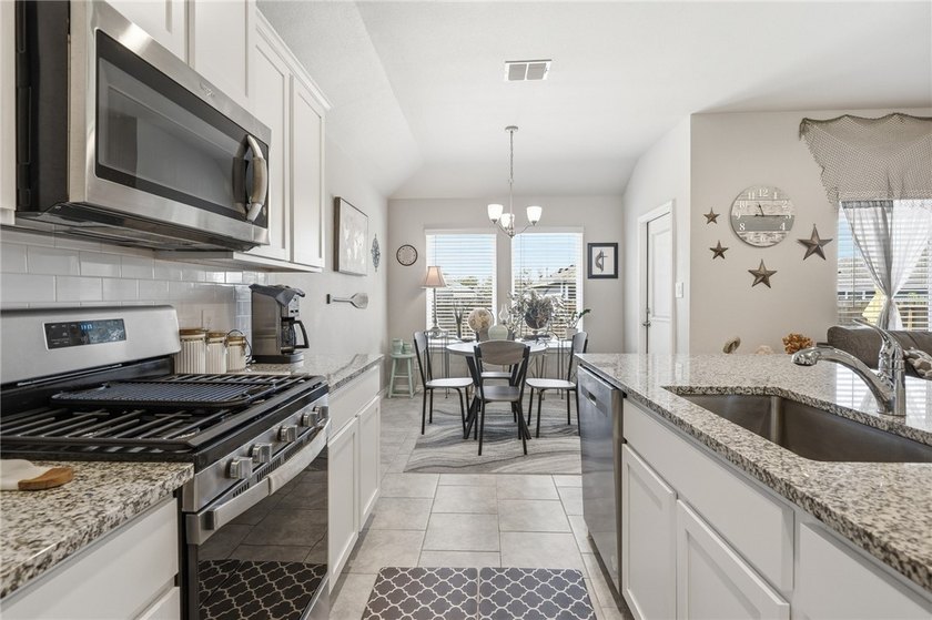 Charming 3-bed, 2-bath brick/rock home in the desirable Kokomo - photo 15
