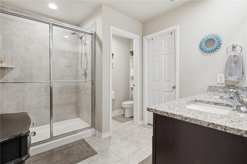 Charming 3-bed, 2-bath brick/rock home in the desirable Kokomo - photo 19