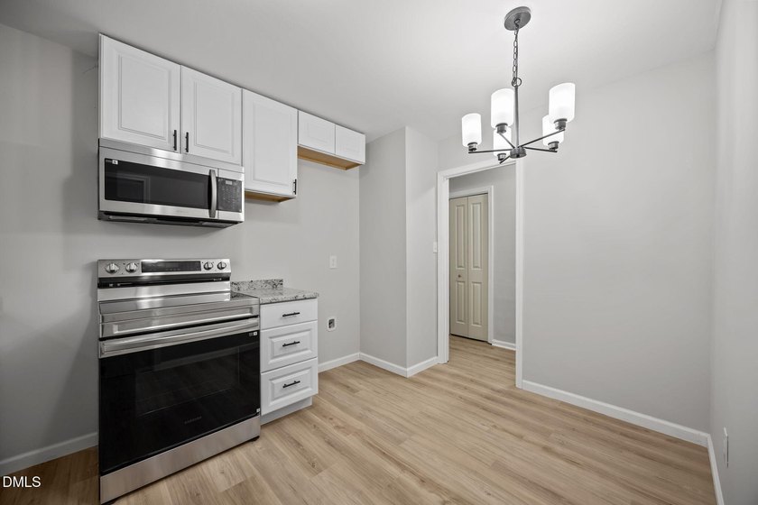 Thought you could not find a 5 bedroom home with a great - photo 9