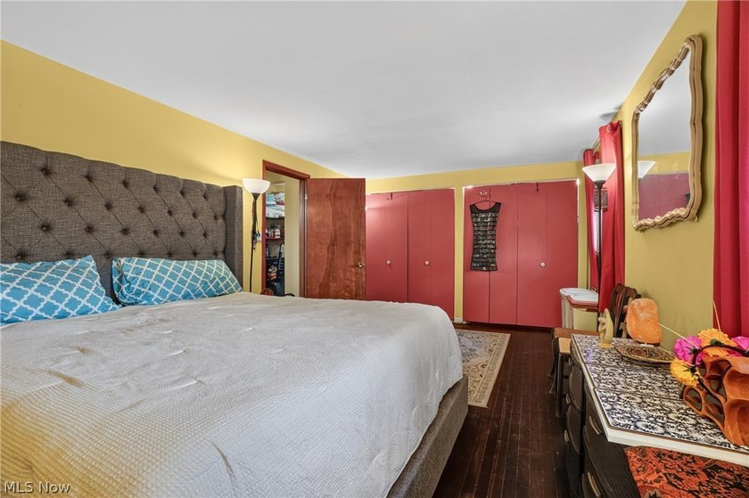 Amazing large and updated townhouse in a great location at 27651 - photo 18