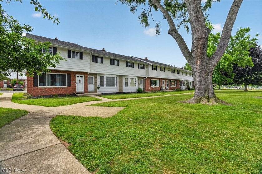 Amazing large and updated townhouse in a great location at 27651 - photo 42