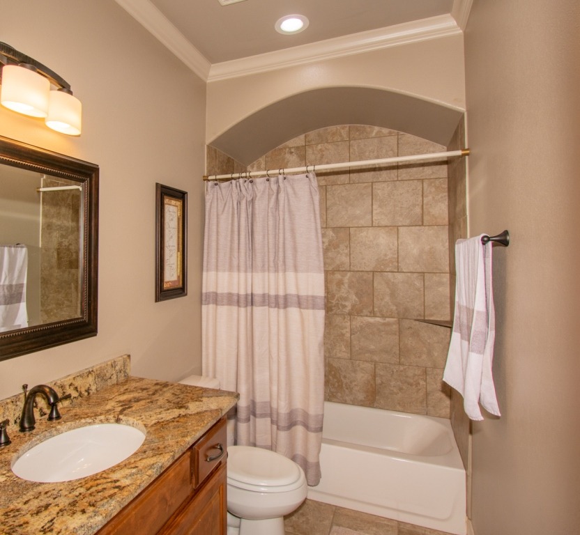 CUSTOM BUILT HOME ON GOLF COURSE WITH ACREAGE SOLD - photo 19