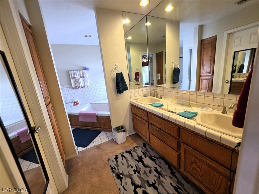 No HOA. 2455 Sqft, 3 Bedrooms and 2 1/2 Baths, featuring a blend - photo 17