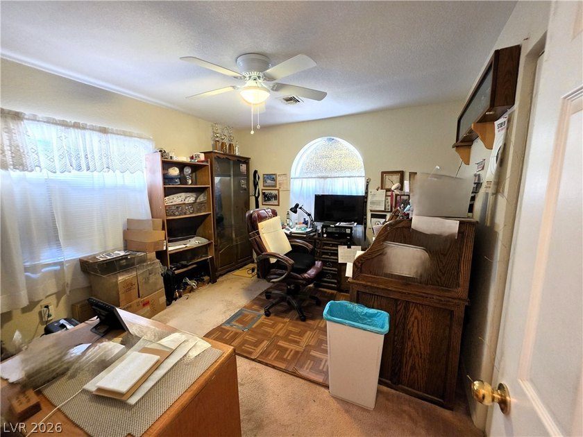No HOA. 2455 Sqft, 3 Bedrooms and 2 1/2 Baths, featuring a blend - photo 24
