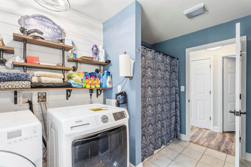 Nestled on 4 private acres just six minutes from downtown - photo 25