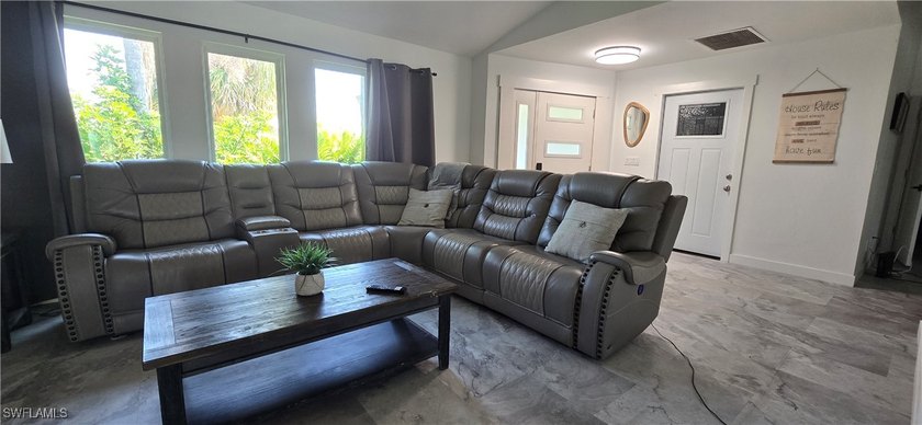Welcome to your slice of paradise in SW Florida. Beautiful house - photo 5