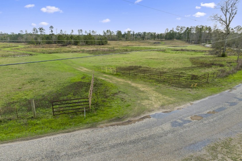 Beautiful Waterfront lot on the Little Rivere enjoy the river - photo 6