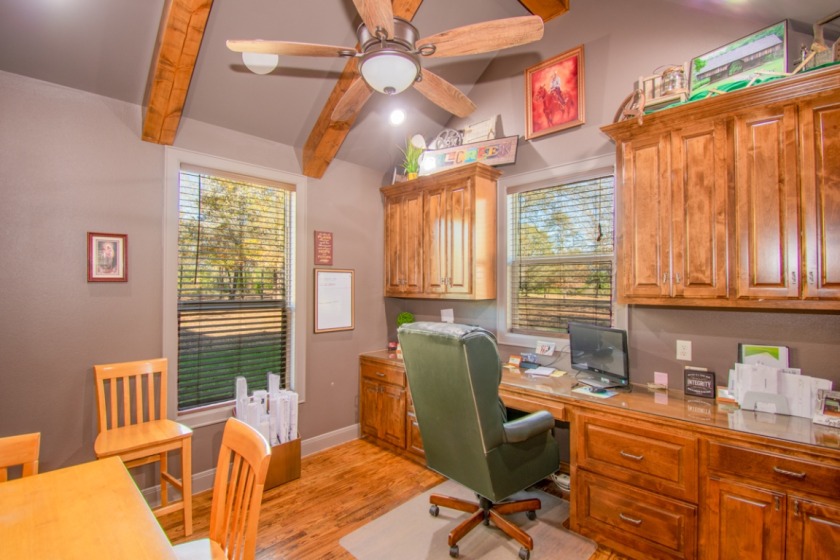 CUSTOM BUILT HOME ON GOLF COURSE WITH ACREAGE SOLD - photo 20