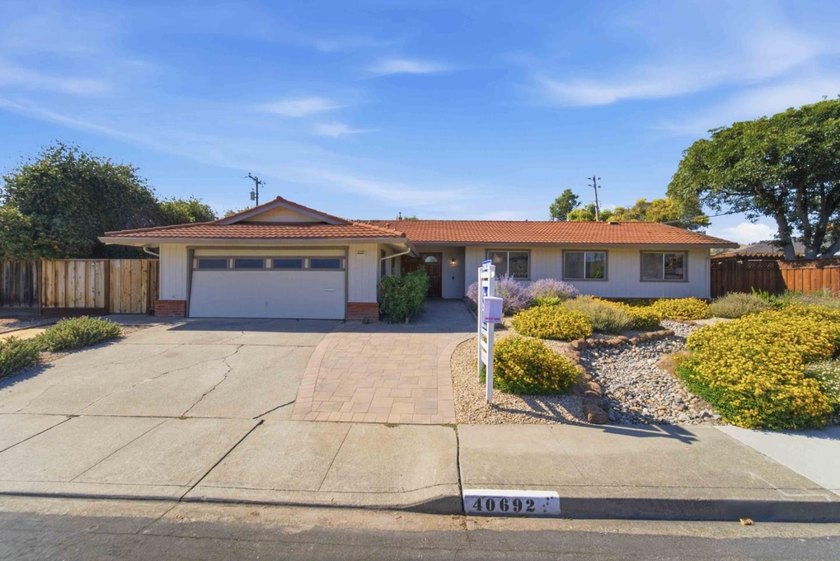 Welcome to 40692 Ladero St, an inviting single-story - photo 31