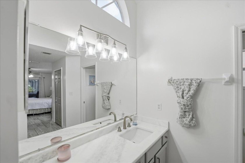 Welcome home to this beautifully updated 3-bedroom, 2-bath pool - photo 13