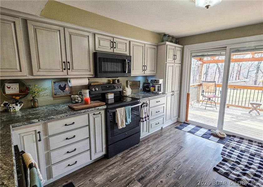 Enjoy peaceful country living on this beautiful 6+ acre property - photo 24